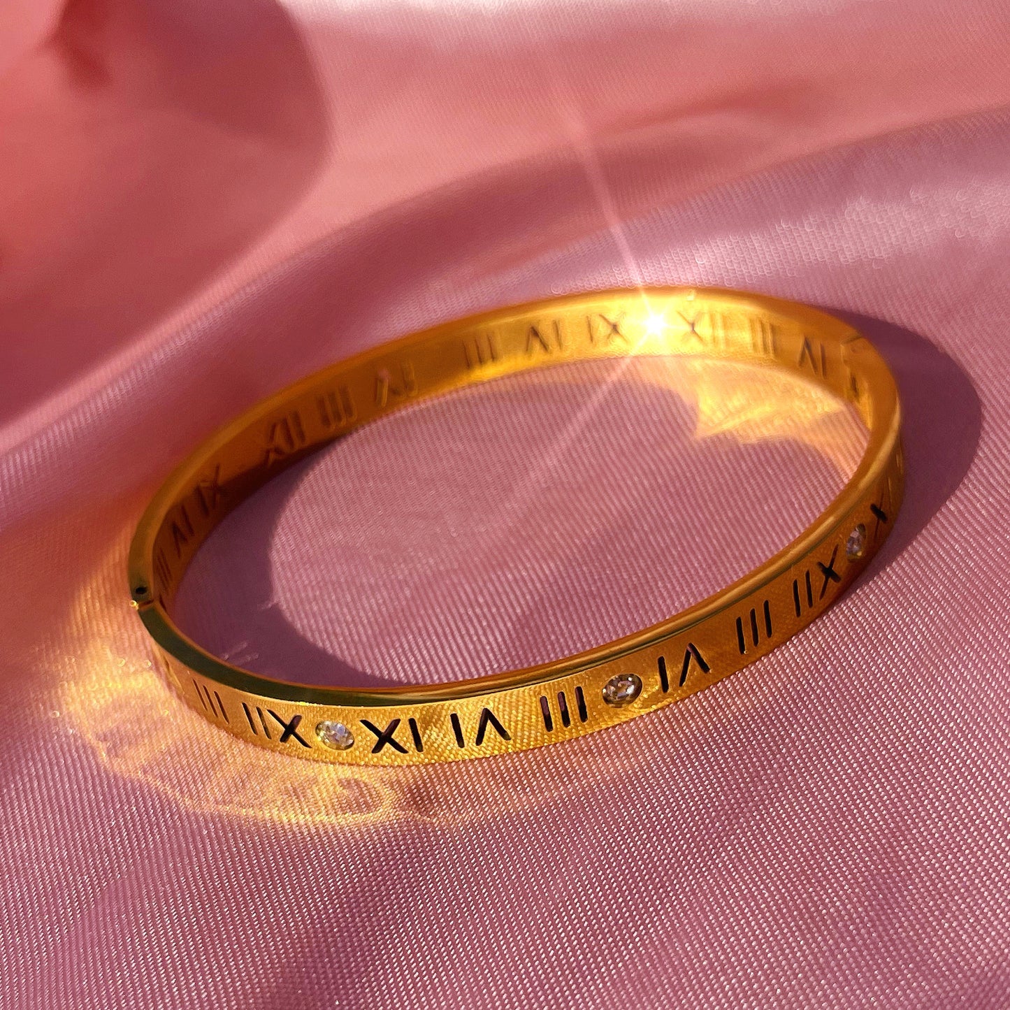 Celia Bangle - Gold