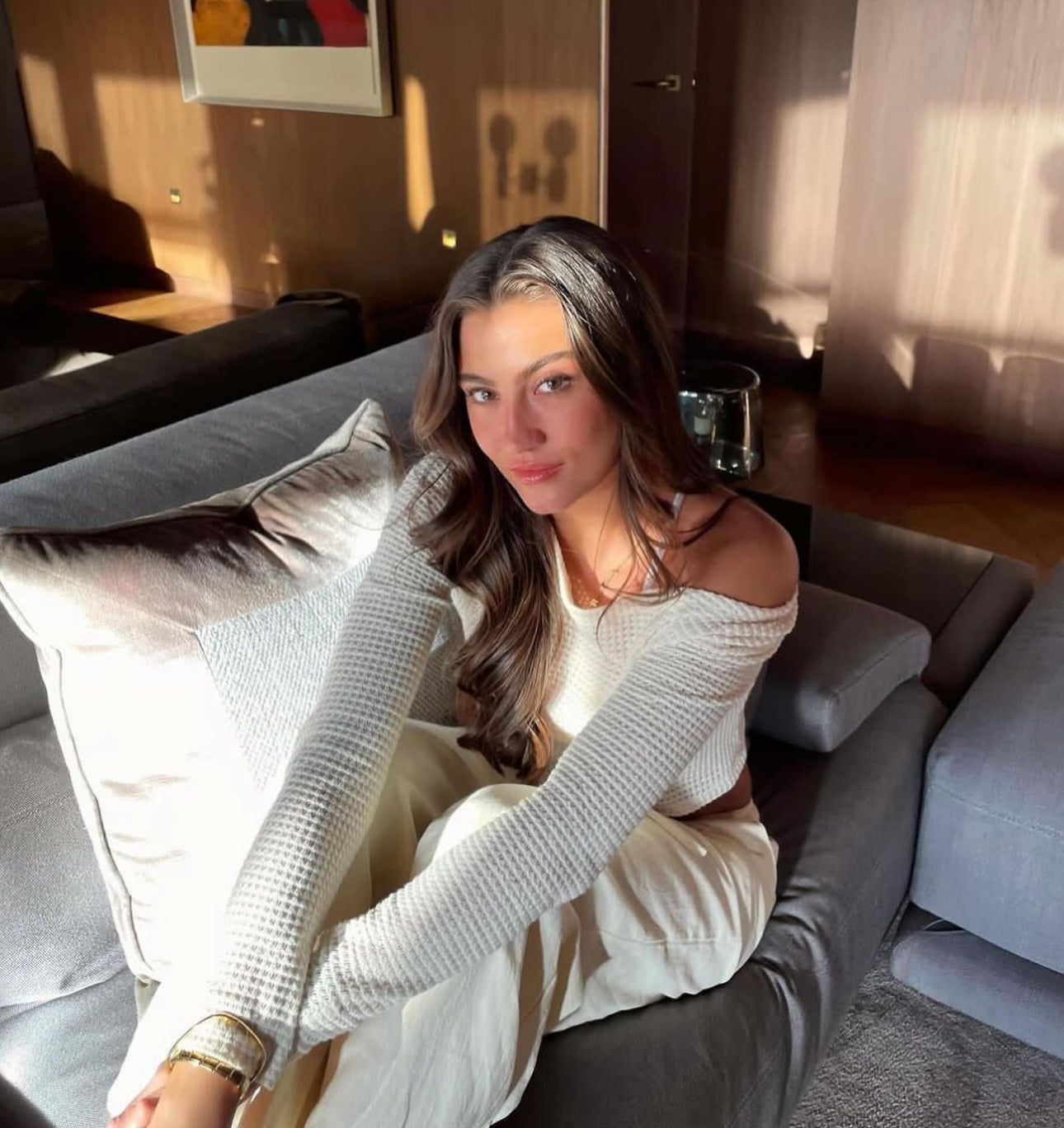 Karli maccallum wearing the Blake bangle by ami in gold